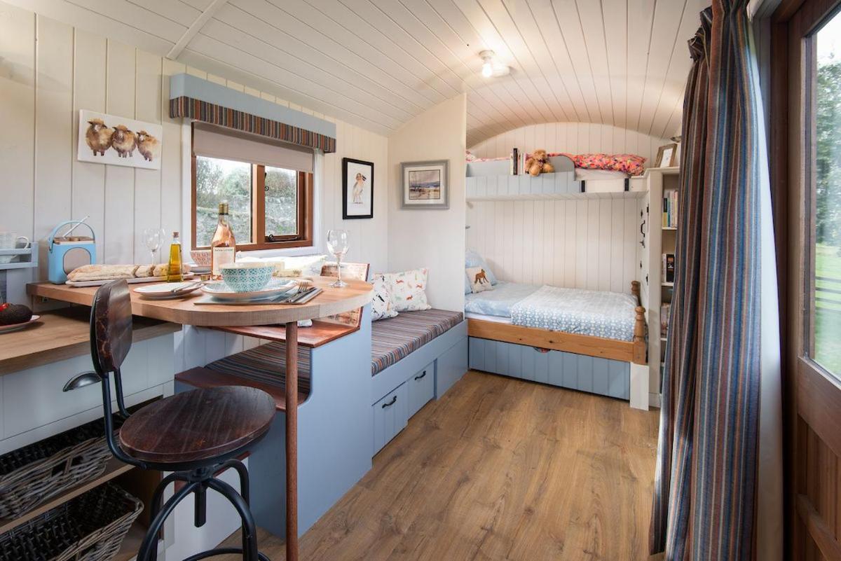 Cow Parsley Shepherd'S Hut Berwick Upon Tweed Buitenkant foto